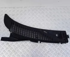 Планка/Жабо под лобовое стекло правая Ford  107899