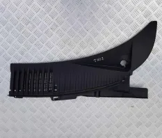 Планка/Жабо под лобовое стекло левая Ford E 107900