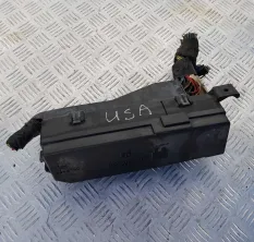 Блок предохранителей Ford Escape 2000-2007  109677