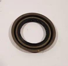 Сальник раздаточной коробки правый Ford Exp 112382