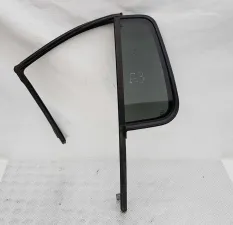 Стекло/Форточка двери задней левой с уплотн 111789