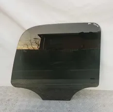 Стекло двери задней правой Chevrolet Tahoe  111669