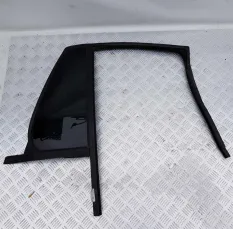 Стекло/Форточка двери задней правой с уплот 111822