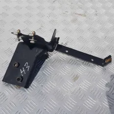Кронштейн переднего бампера правый Hummer H 114379