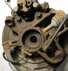 Кулак задний левый Jeep Gra 124236
