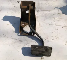 Педаль тормоза Chevrolet Expre 125611