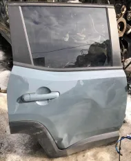 Дверь задняя правая Jeep R 124751
