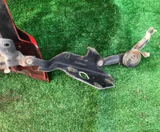 Петля капота правая Cadill 128624