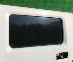 Стекло задней левой две 128410