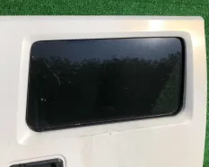 Стекло задней правой дв 128444