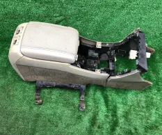 Подлокотник центрально 129053