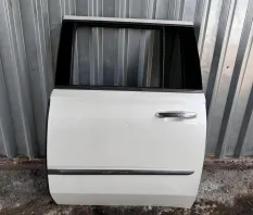 Дверь задняя левая Cadillac 132606