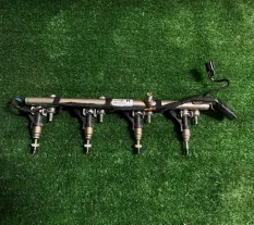 Топливная рампа левая L8 132045