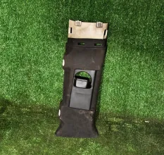 Накладка стойки верхня 133844