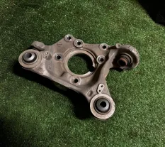 Поворотный кулак задни 133310