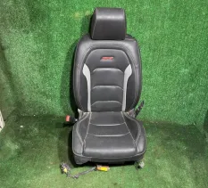 Сиденье водительское Che 133568