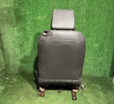 Сиденье водительское Che 133568
