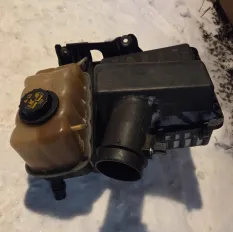 Бачок расширительный (с дефектом) Ford F-150 2008-2014 BL3Z 8A080 B ; BL34 6A987 AC 135413