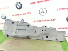 Защита антигравийная Mercedes ML350 2012 A1666809207 W166 642.826, левая