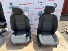 Сиденья Mercedes C180 2013 W204 271.820, передняя