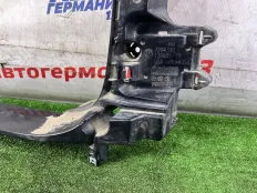 Кронштейн бампера BMW X5 2016 7294390 F15 N57D30A, задний правый