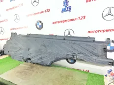 Защита антигравийная Mercedes C220 2017 2056801402 W205 651.921, правая