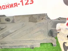 Защита антигравийная Mercedes C180 2015 2056842000 W205 274.910, правая