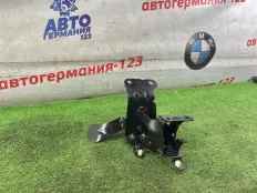 Кронштейн BMW X5 2016 F15 N57D30A, правый