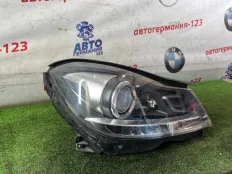 Фара Mercedes C180 2013 2048204639 W204 271.820, правая