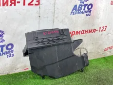 Корпус воздушного фильтра Mercedes ML350 2012 6420904401 W166 642.826, правый