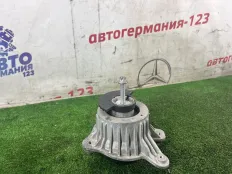 Подушка двигателя Mercedes E350e 2018 2132403300 W213 274.920, правая