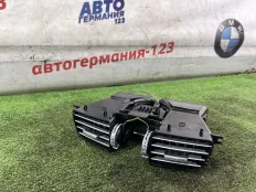 Дефлектор воздушный Mercedes E300 2013 2128303154 W212 642.852