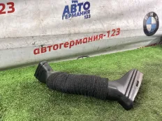Патрубок воздушного фильтра Mercedes E300 2013 6420901442 W212 642.852, правый