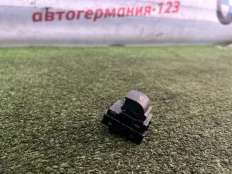 Кнопка открывания багажника BMW X5 2015 9318704 F15 N57D30A