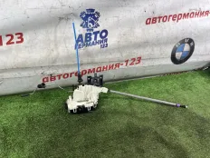 Замок двери Mercedes GLA180 2015 1667200235 X156 270.910, передний правый