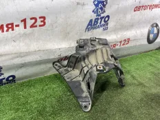 Кронштейн крыла BMW X5 2016 7294544 F15 N57D30A, передний правый