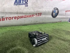 Дефлектор воздушный Mercedes E300 2013 2128303454 W212 642.852, правый