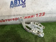 Петля капота Mercedes C220 2017 A2058800928 W205 651.921, правая