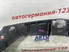 Накладка замка капота Mercedes ML350 2012 1668842922 W166 642.826