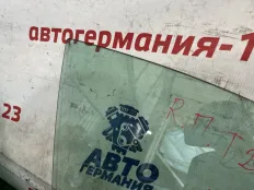 Стекло двери Mercedes C180 2013 A2047250800 W204 271.820, переднее правое