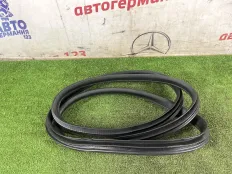 Уплотнитель двери Mercedes GLA250 2014 1566920076 X156 270.920, передний