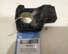 Кронштейн радиатора BMW 523 2011 17117575248 F10 N52B25, передний правый
