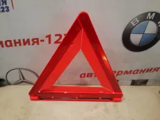 Знак аварийной остановки Mercedes C180 2012 A2048900197 W204