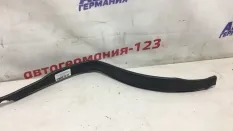 Уплотнитель капота Mercedes C180 2011 A2046282798 W204, левый