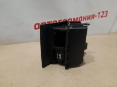 Пепельница Mercedes C180 2012 A2048100130 C204 271.820, задняя
