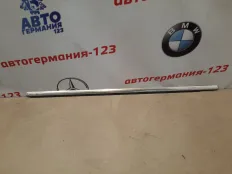Молдинг двери Mercedes C180 2012 A2047252865 C204 271.820, передний правый