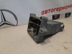 Опора двигателя Mercedes E250 2010 A2712232304 C207 271.860, правая