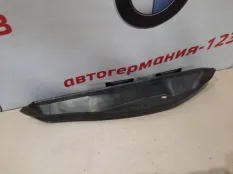 Пыльник крыла Mercedes C180 2012 A2048890225 C204 271.820, правый