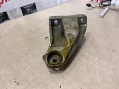 Кронштейн двигателя BMW 120 2007 22116788608 E87 N46B20B, правый