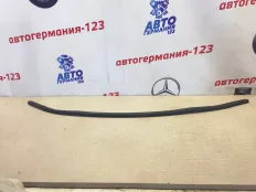 Уплотнитель капота BMW 120 2005 51717060564 E87, задний